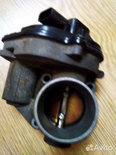 Дроссель б/у. Ford Focus 2 (1.6)