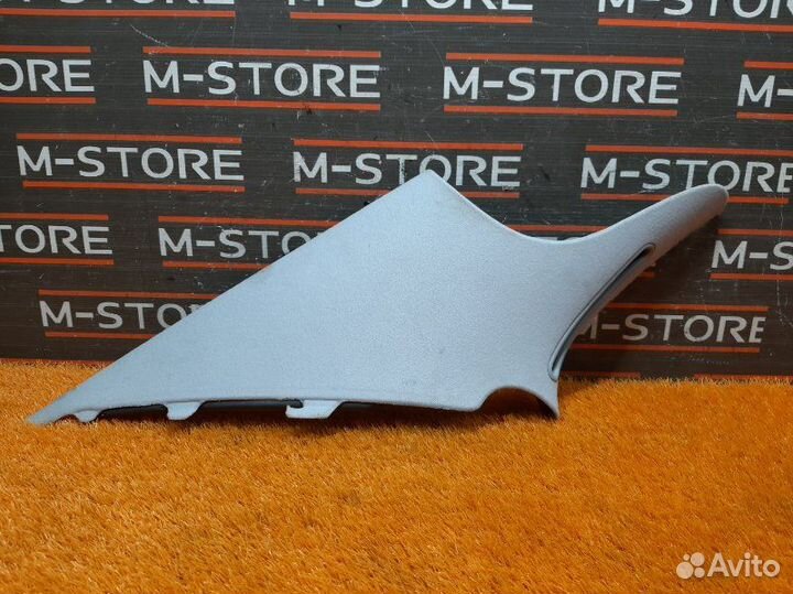 Обшивка стойки задняя левая Mercedes-Benz E-Class