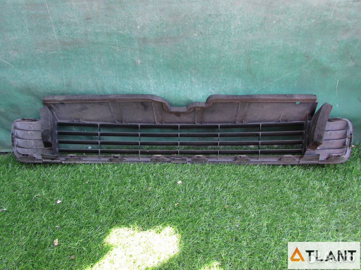 Решетка бамперная передний toyota prius