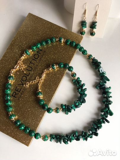 Комплект украшений из малахита