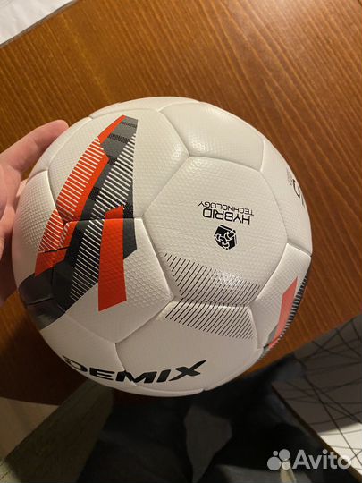 Футбольный мяч demix fifa