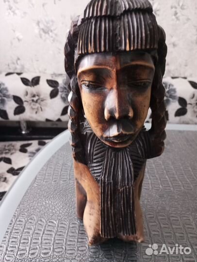 Бюст африканки Ангола