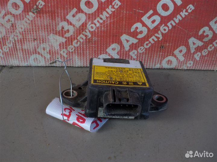 Датчик курсовой устойчивости Toyota Land Cruiser