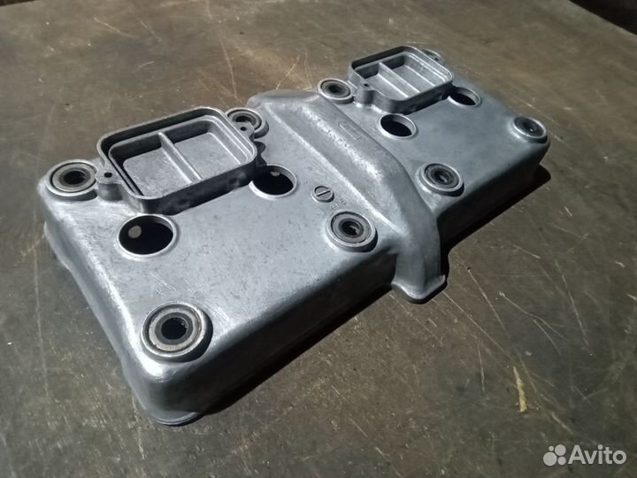 Клапанная крышка Kawasaki ZZR400 1 поколения