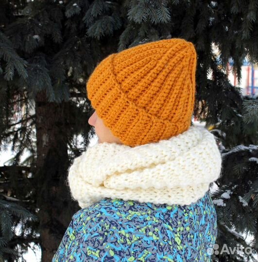 Шапки вязаные женские (ручная работа)