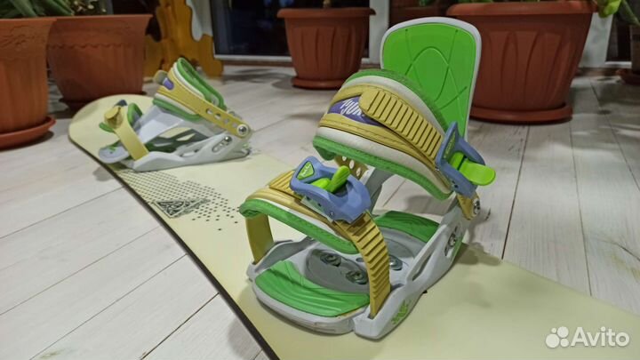 Сноуборд 144 black fire + крепления