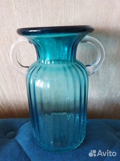 Вазы из цветного стекла