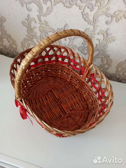 Корзина плетеная с ручкой