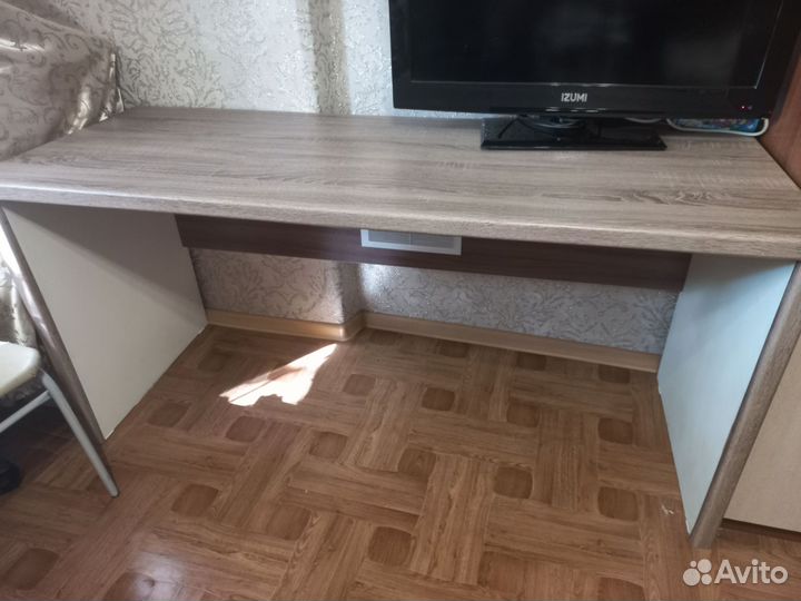 Письменный стол