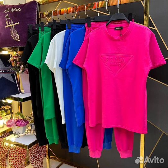 Женский спортивный костюм