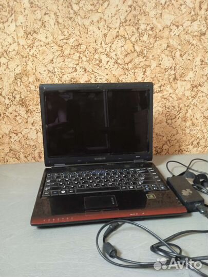 Нетбук Самсунг Q310