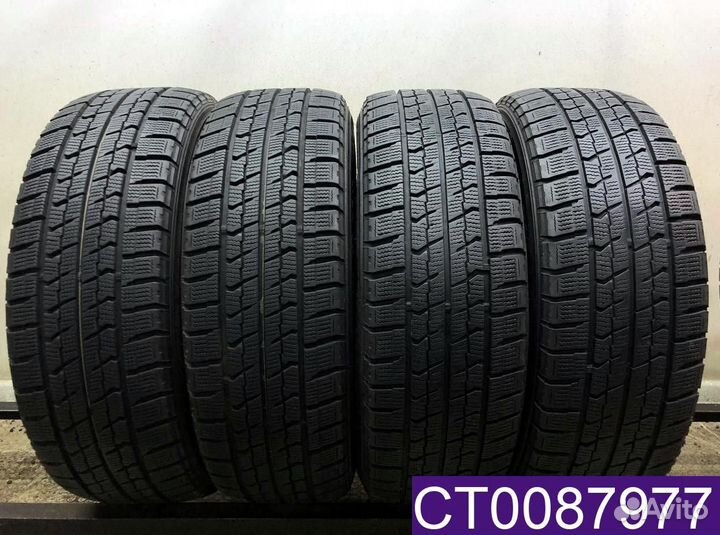 Goodyear UltraGrip Ice Navi Zea 215/60 R16 96T