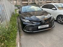 Toyota Camry 2.5 AT, 2023, 2 000 км, с пробегом, цена 4 150 000 руб.