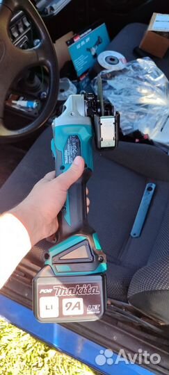Makita DGA504Z