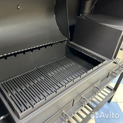 Мангал с крышей, мангальная зона