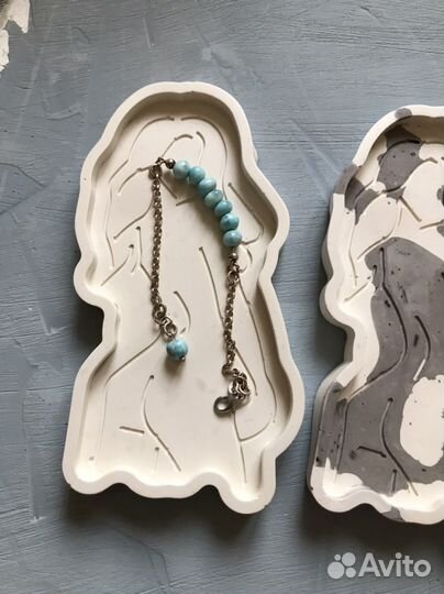 Гипсовое изделие - подставка