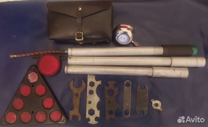 Для велосипеда. Бардачëк,насосы,звонок,ключи,ссср