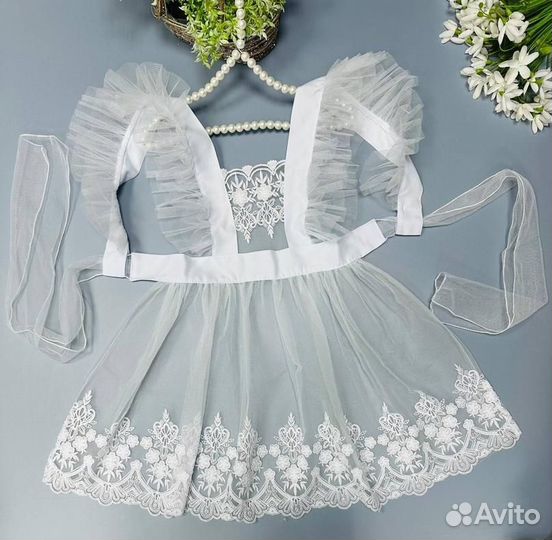 Белый школьный фартук