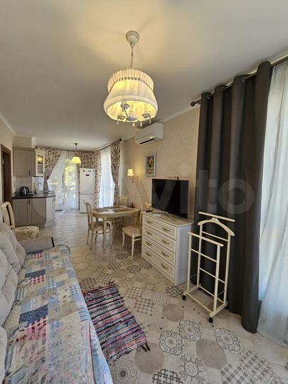 2-к. квартира, 57 м², 2/8 эт.