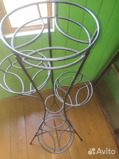 Подставка для цветов напольная металлическая