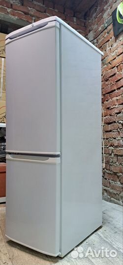 Холодильник Бирюса 160x47x60см