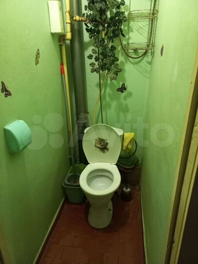 Комната 13 м² в 8-к., 4/5 эт.