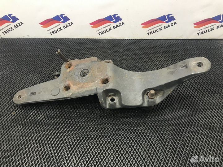 Кронштейн пневморессоры задний правый