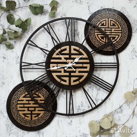 Часы в национальном стиле