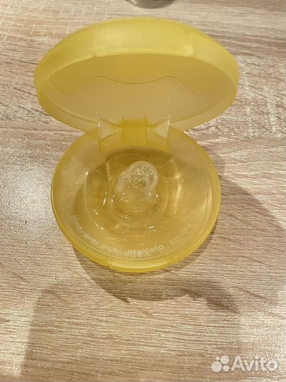 Накладки на грудь medela