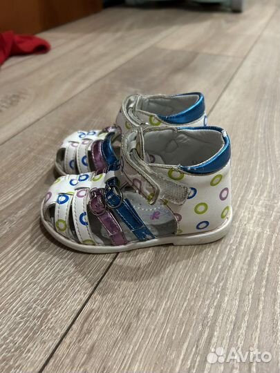 Сандали детские