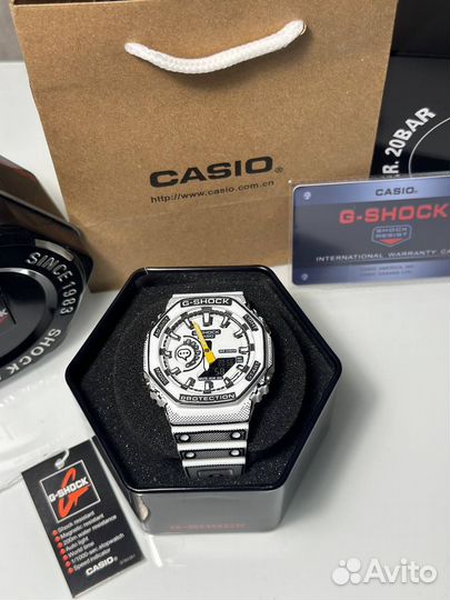 Часы Casio G-Shock GM-2100