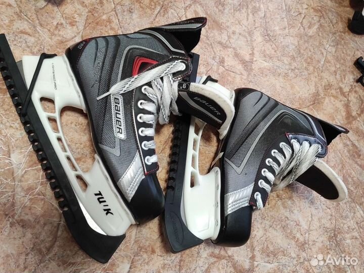 Хоккейные коньки