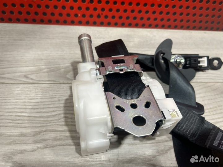 Ремень безопасности передний правый Lexus Es