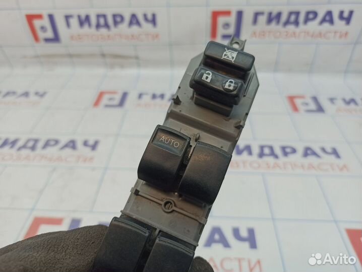 Блок управления стеклоподъемниками Toyota Camry (X