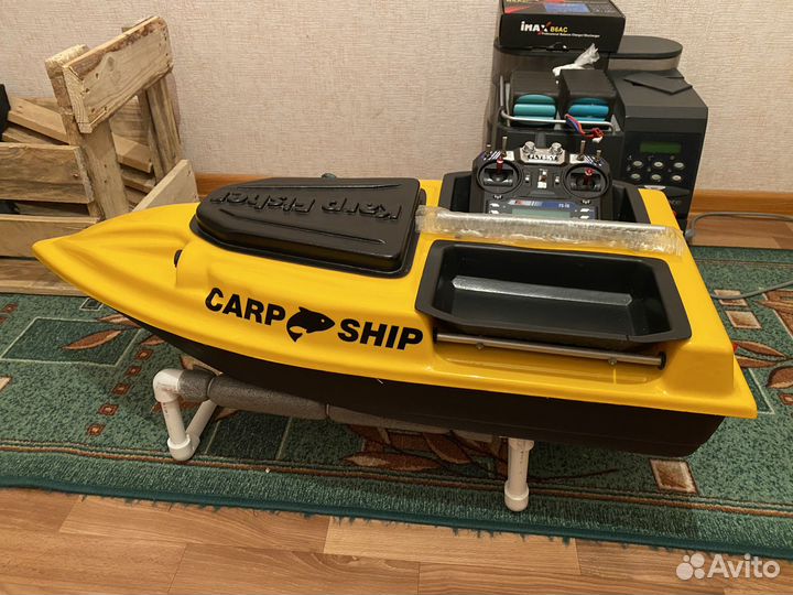 Прикормачный кораблик