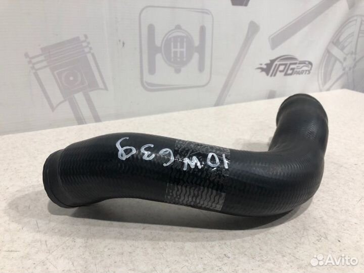 Патрубок интеркулера от турбины Mercedes-Benz Vito