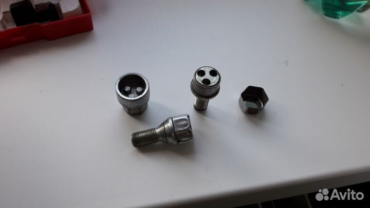 Болты секретки для ваз, Datsun