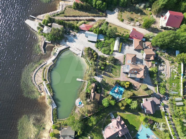 Дом 700 м² на участке 100 сот.