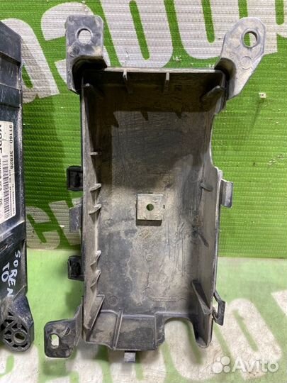 Блок предохранителей под капот Kia Sorento BL G4JS