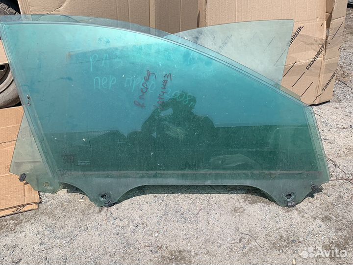 Стекло переднее правое laguna 3