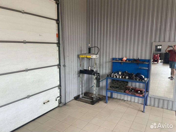 Сдается в аренду помещение автосервиса. 3 бокса