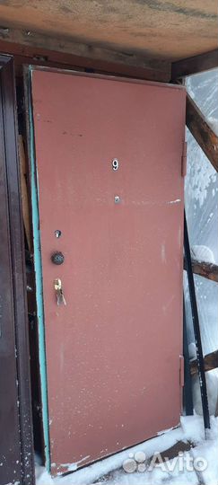 Железная входная дверь б у