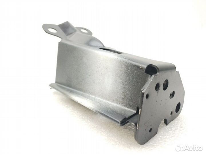 Кронштейн передней панели передний левый Volvo S80