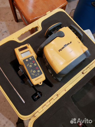 Лазерный нивелир Robotoolz RT-7690-2