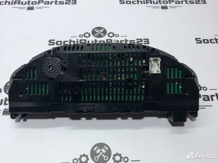 Приборная панель Mercedes W204