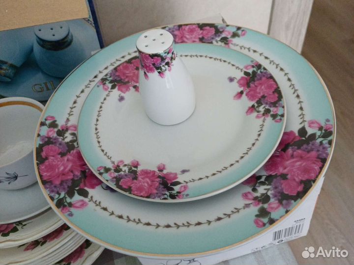 Столовый сервиз новый