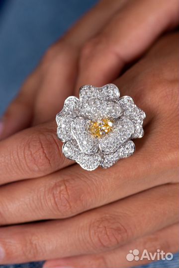 Кольцо RalfDiamonds Flower 5.82 ct White Gold & Di