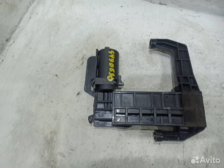 Моторчик подголовника A2109700026