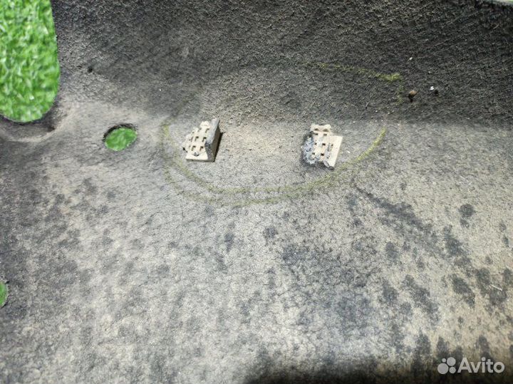Обшивка крышки багажника задняя Volkswagen Passat