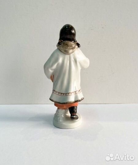 Скульптура « Якутка с цветком» 1950-е гг лфз